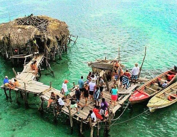 Private Tour to Floyd’s Pelican Bar from Montego Bay